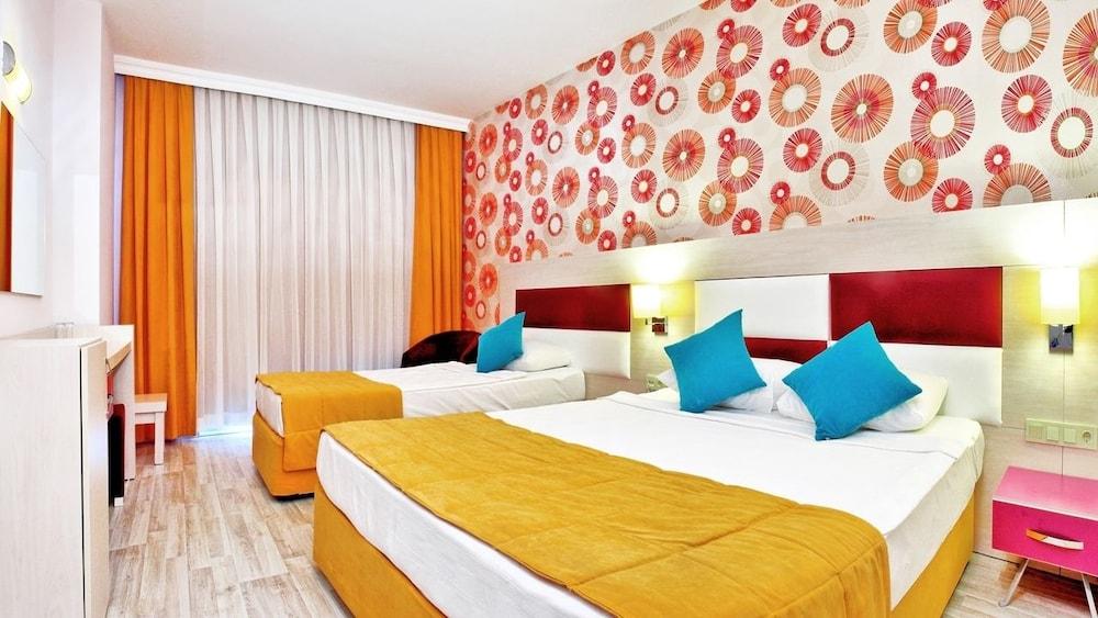 Ramada Resort Side Bagian luar foto