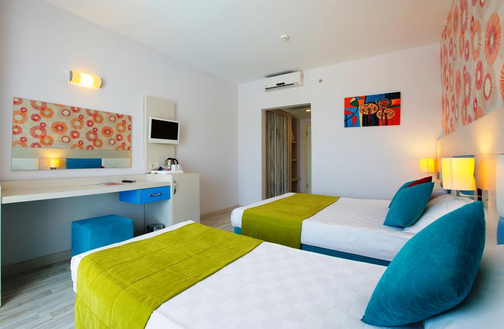 Ramada Resort Side Ruang foto